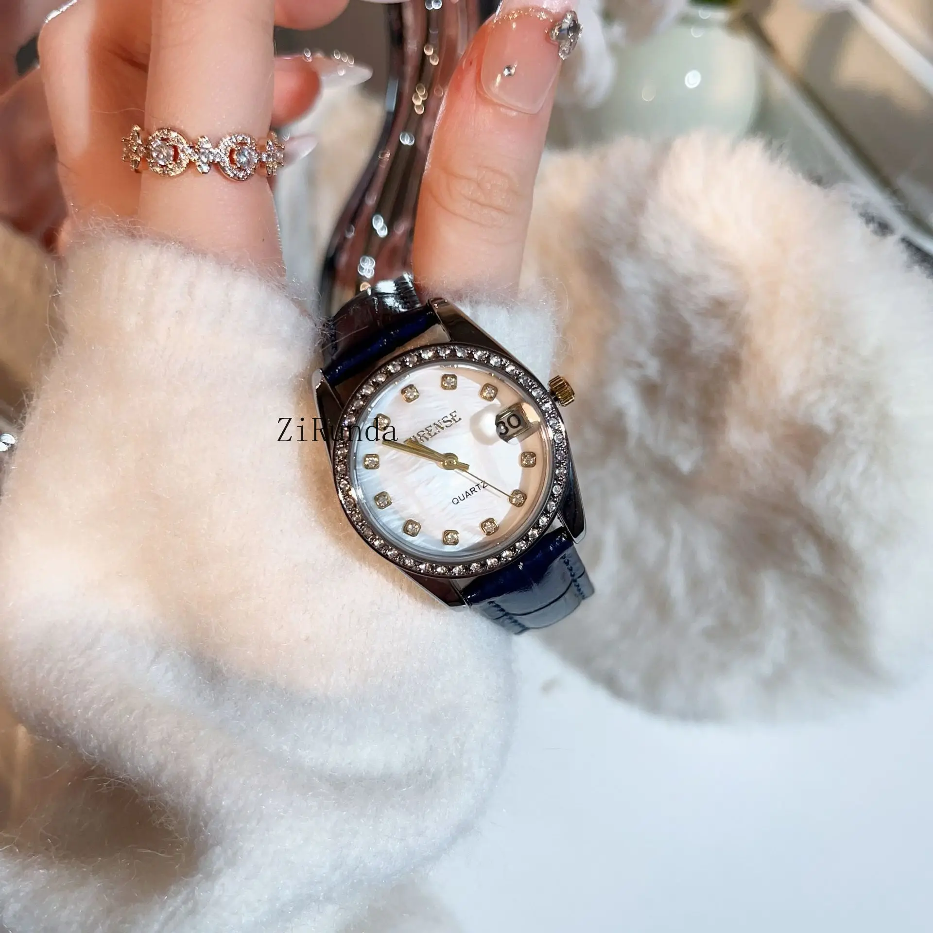 ساعة كوارتز نسائية جلدية عالية القيمة مرصعة بالألماس مع ساعة تقويمية