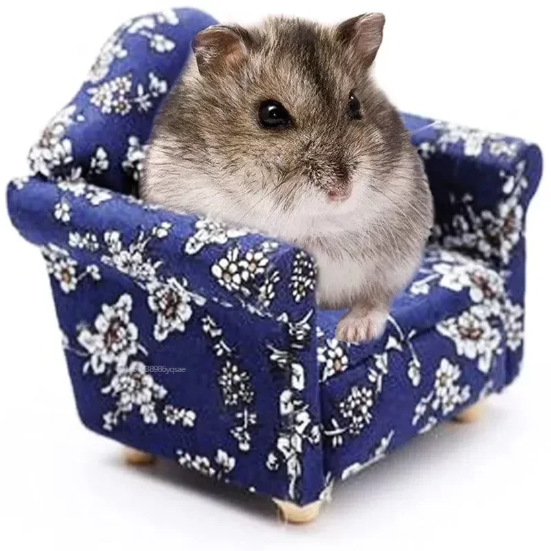 1PCS Mini Sofa z kwiatowym nadrukiem Świnka morska Sofa Łóżko Mała klatka dla zwierząt Mini Sofa Chomik Szczur Łóżko Chomik Dom Sofa Jeż