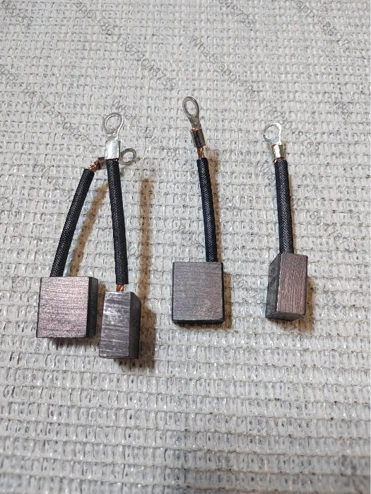 4PCS Carbon Brushes 10*18*20MM Floor Scrubber Starter Motor Carbon Brush Starter Motor Brush 10X18X20MM Contains copper