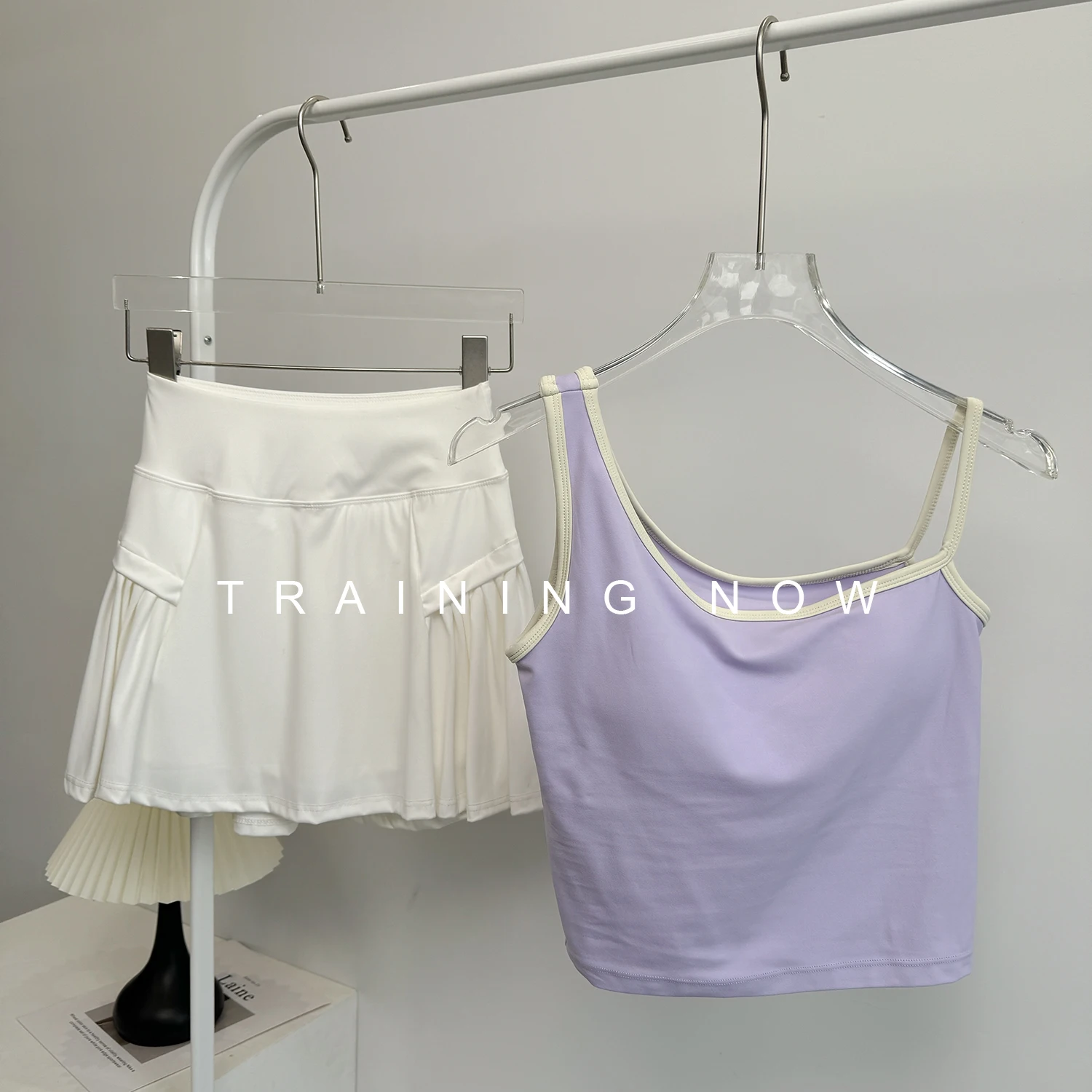 

Интернет-знаменитости, модный костюм для фитнеса для бадминтона для женщин, летний бег, тренировки, быстросохнущий профессиональный пилатес