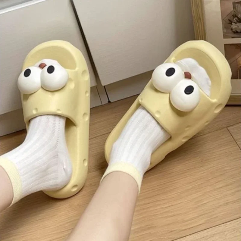 Cartoon Cute Feet Feeling Cool Slippers 2024 Summer New Outwear with Big Eyes Design Thick Sole Anti Slip Slippers Zapatos Shoes