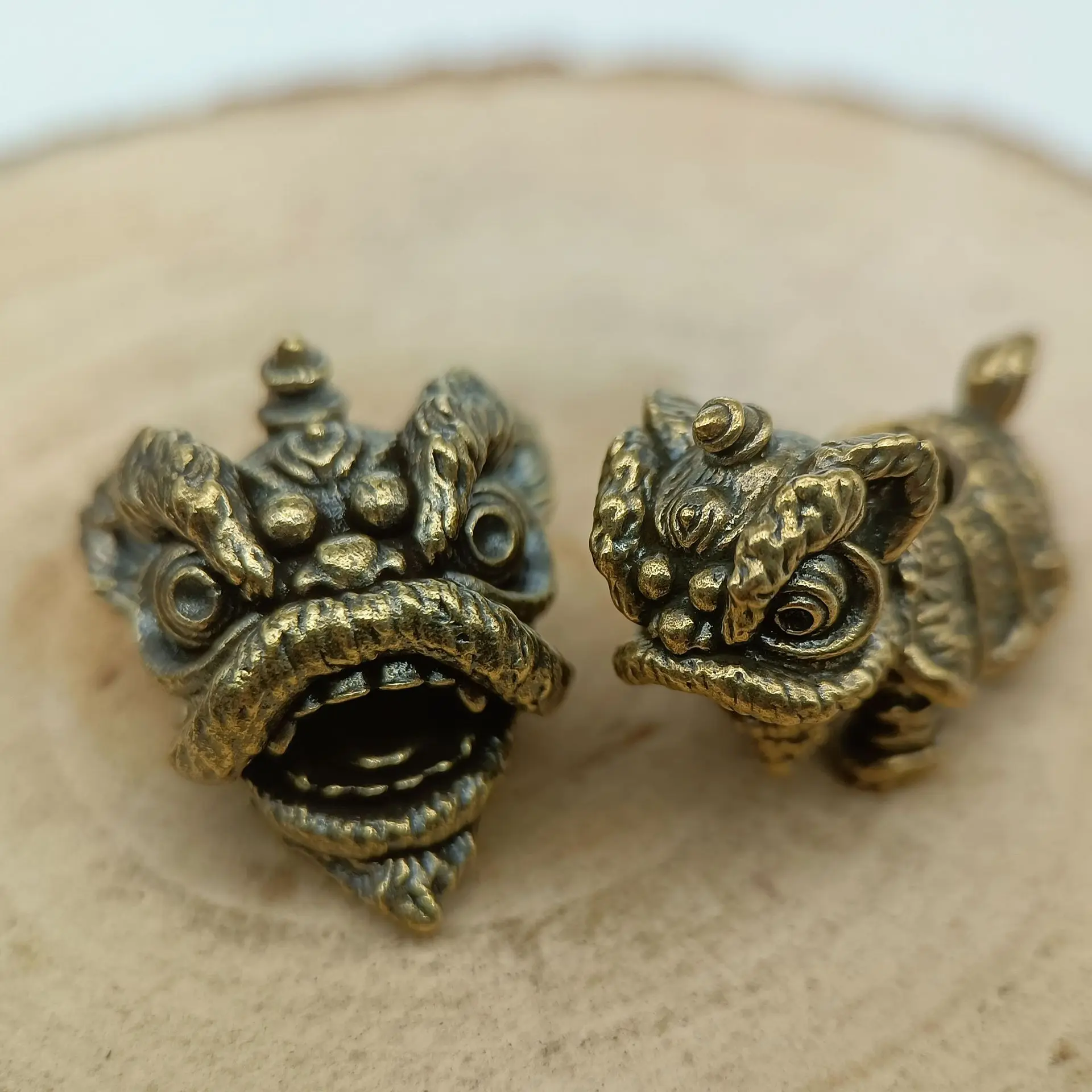 Brass Mystery Dongfeng Culture Waking Lion Knife Beads EDC Outdoor Gadgets Paracord Beads Flashlight Pendant Key Pendant DIY Bea