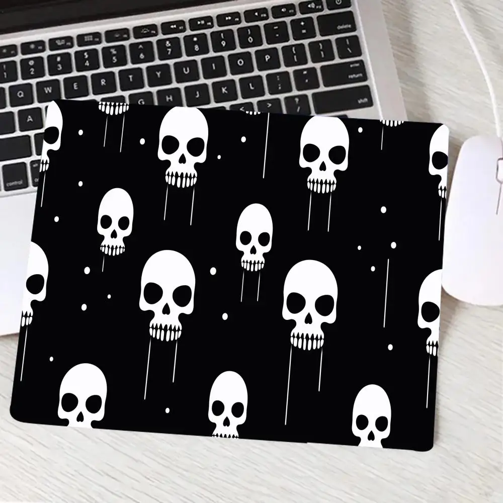 

Flower-style skull Mouse Pad Square Computer Office Game Table Mats Small Rubber Anti-slip Keyboard Mousepads Desktop Desk Mat