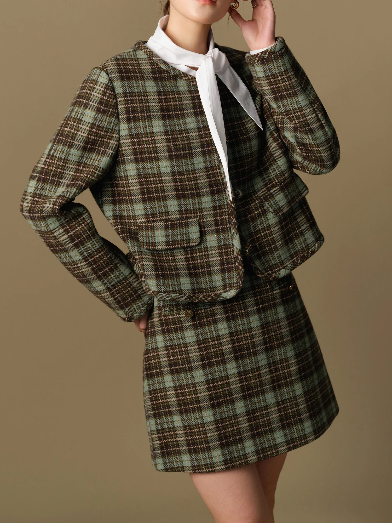 DUSHU Plus Size Plaid Woolen Suit 2024 Winter New Product Fashionable Retro Commuting Gold Jacket Half Skirt 24DS8451+24DS84565