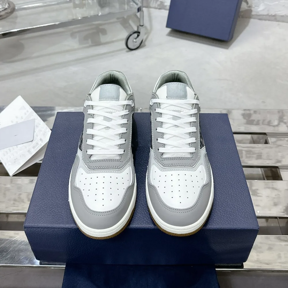 

Women Shoe Brand Design Embroidered Couple Casual Cowhide Splicing Fashionable and Versatile Sports Flat Bottomed Shoes SL006