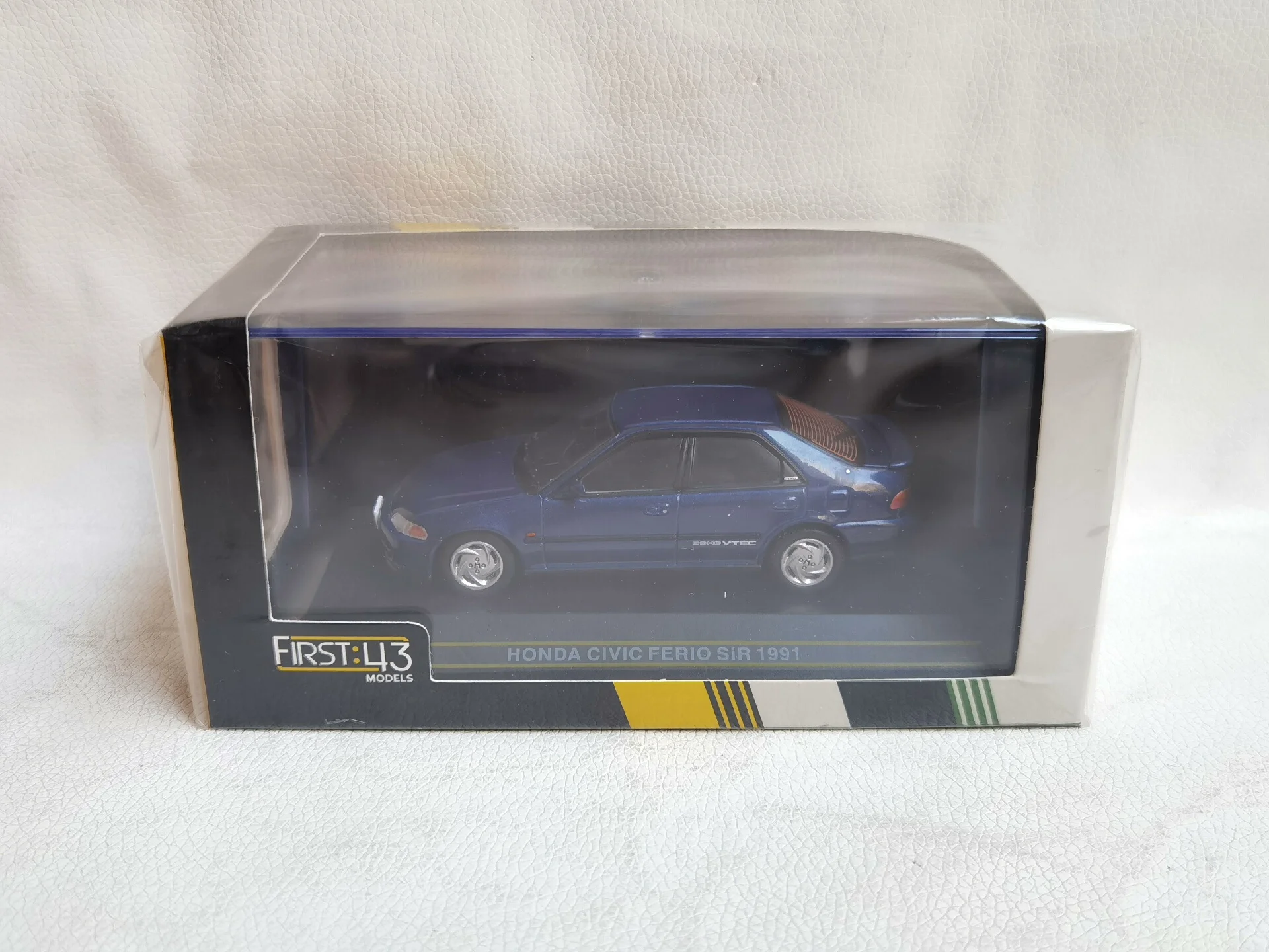 

Масштабная модель автомобиля FERIO SIR 1991 2v из сплава, масштаб 1:43, Diecast FIRST
