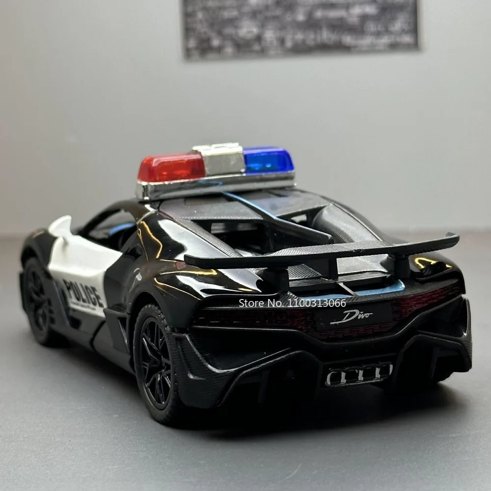 1/32 Bugatti Police Car Alloy Car Toy Metal Diecasts Model Supercar Vehicle with Light and Sound Super Sport Car for Child Gifts