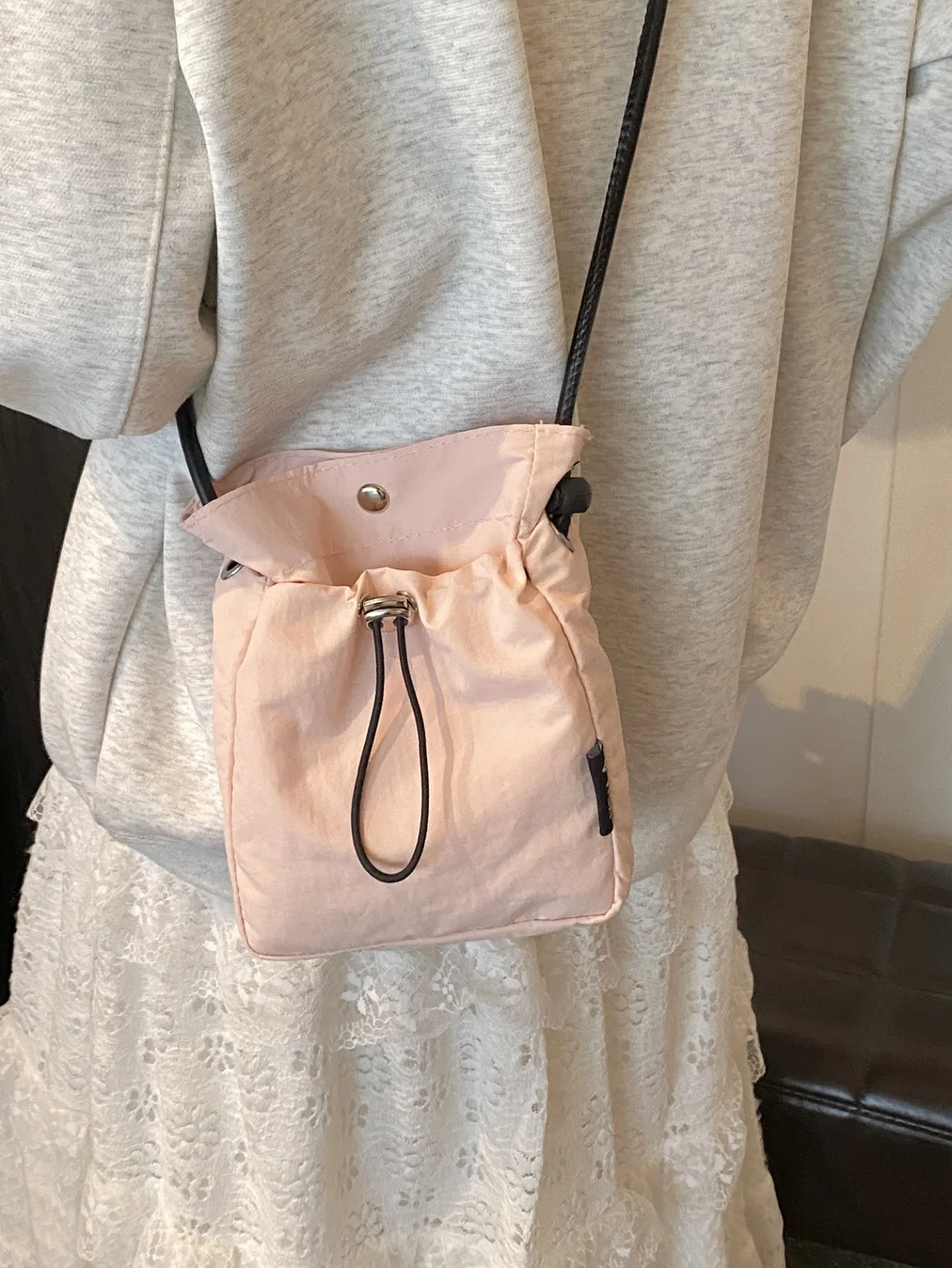 

Minimalist sports style mobile bag for women 2025 new drawstring canvas small bag versatile mini crossbody bag coin purse