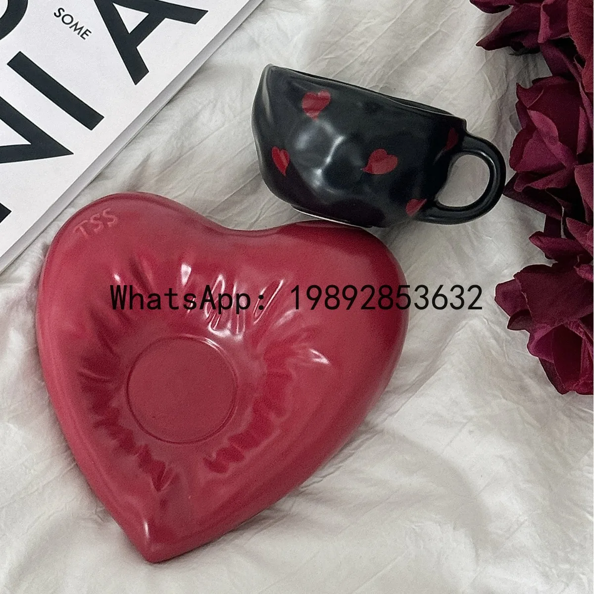 LYY Heart-shaped Cup and Saucer Ceramic Coffee Mug High-Value Premium Milk Cup for Home Use and Couples
