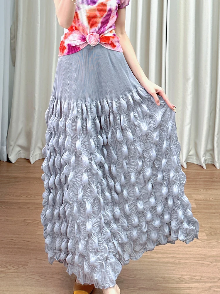 

Стильная повседневная юбка миди для женщин: комфортная плиссированная модель средней длины, летний дизайн от Sanza Art Creation, полиэстер.