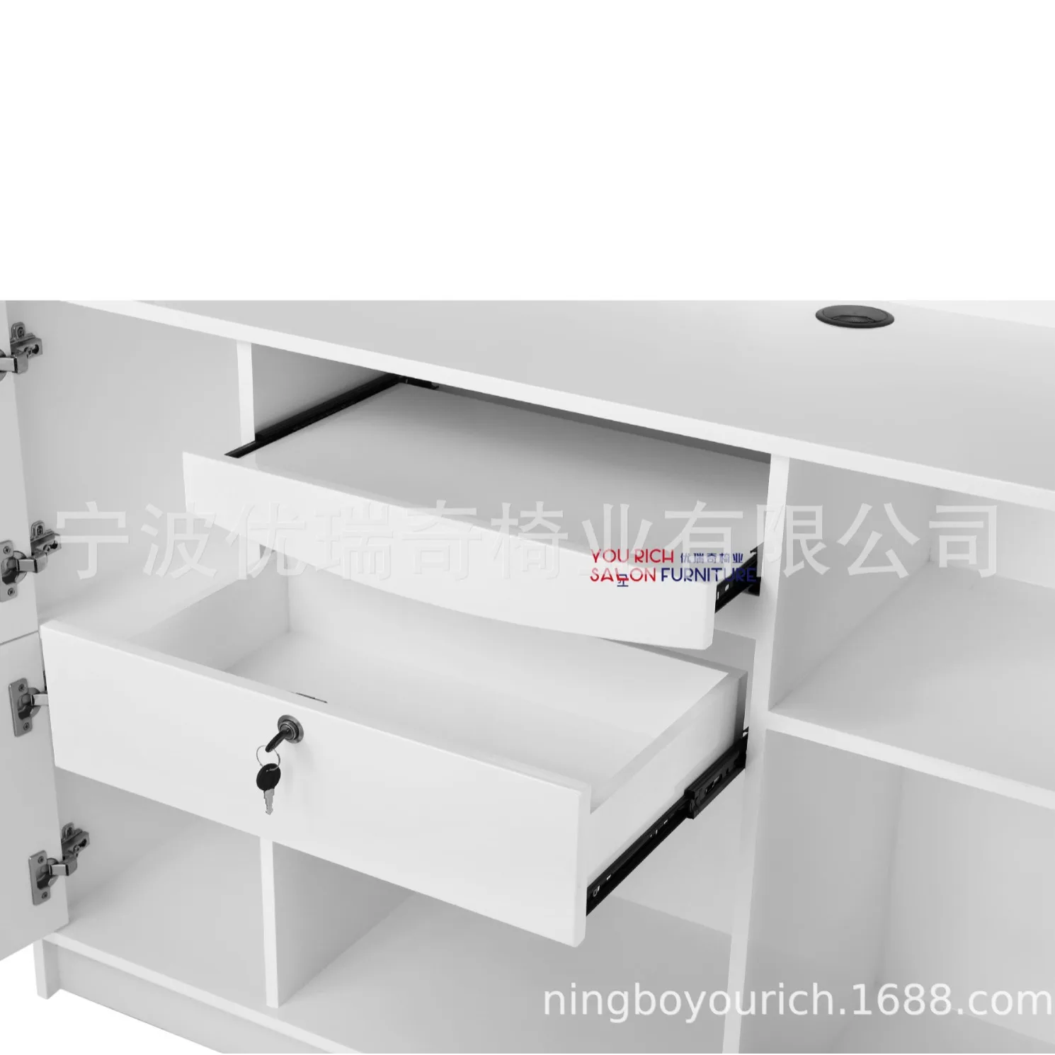 Picture 5: LTT Silver spray paint checkout page Hair salon Reception table Haircut checkout page