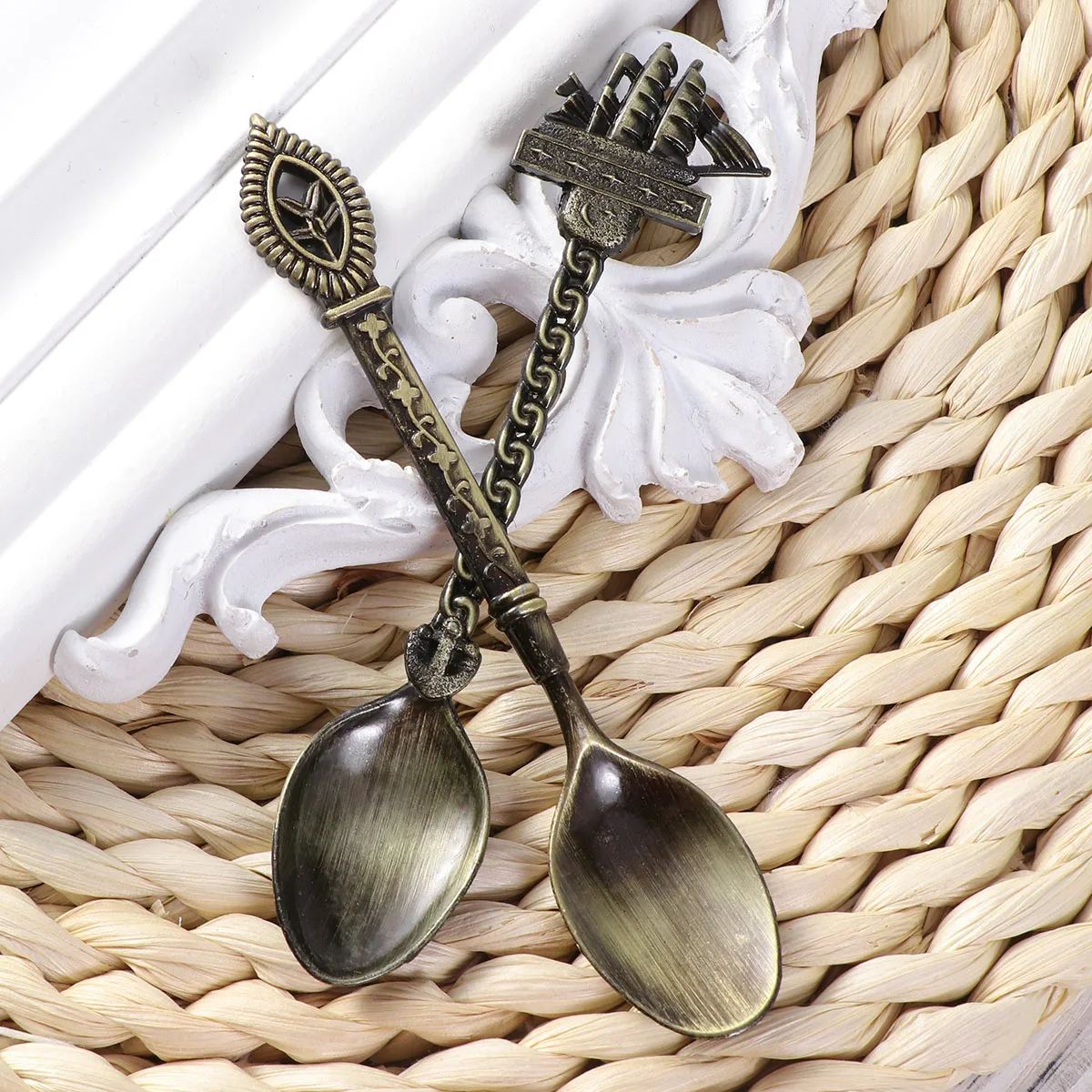 

5Pcs Occident Court Style Retro Coffee Spoons Creative Carved Cutlery Set for Mixing Beverage Cocktail Drink Home Bar