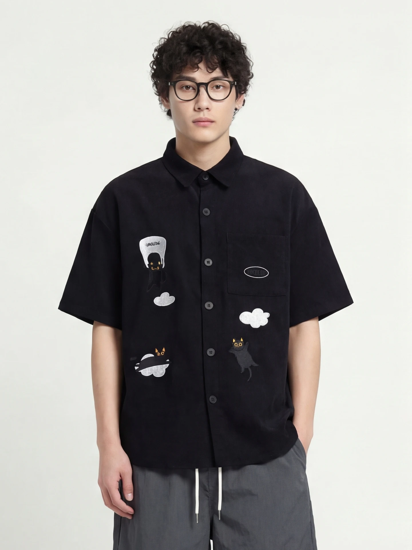 

Ретро-рубашка с вышивкой, свободного кроя, с коротким рукавом, простой дизайн, повседневная, из дышащего полиэфирного волокна, для весны и осени.