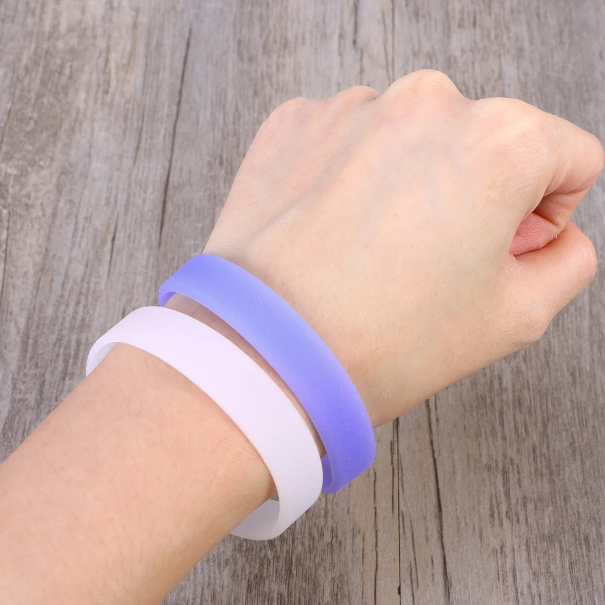 

24 PCS Luminous Bracelet Wrist Bands Wristband Shine Glow Dark Wristbands Silicone