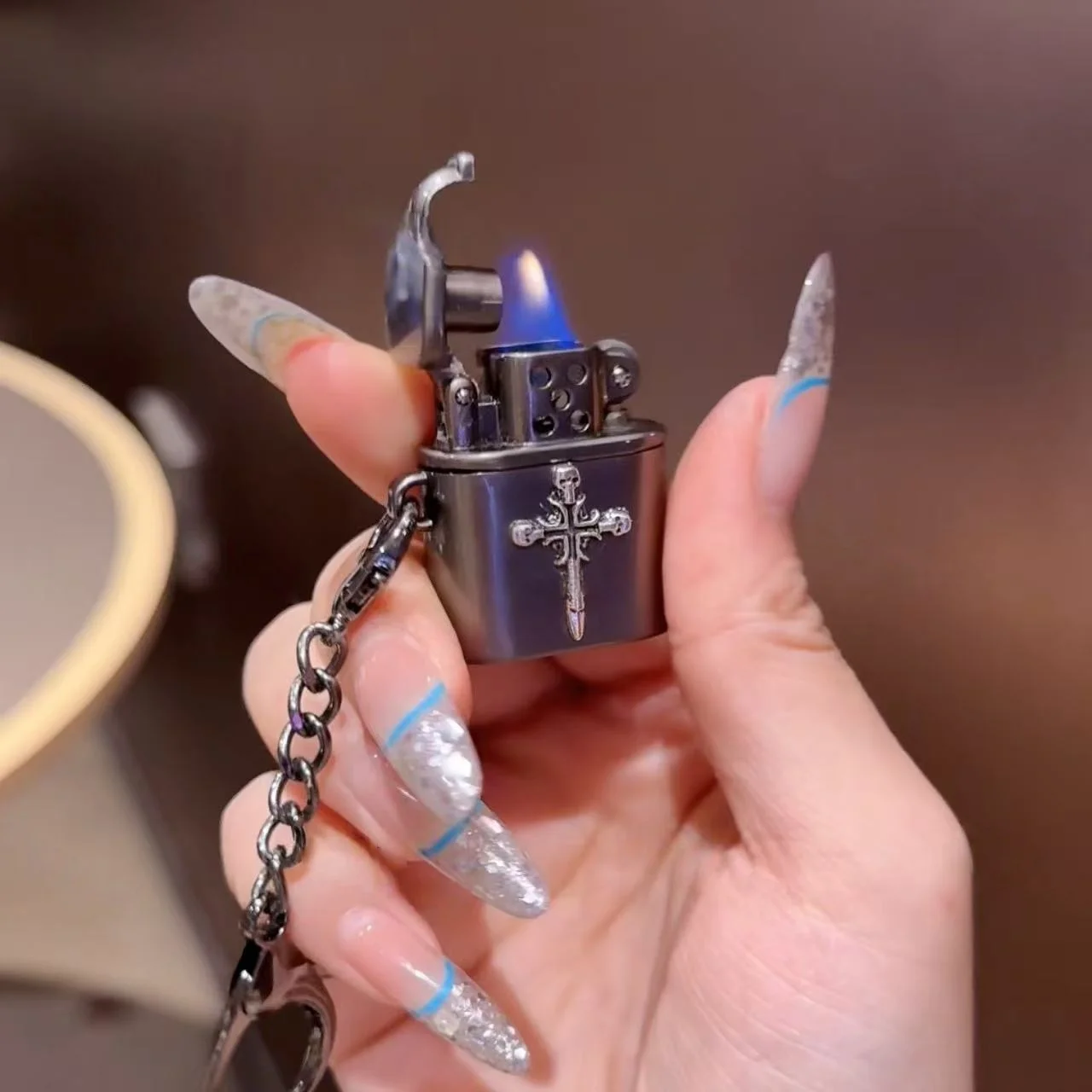 

Mini Pendant Grinding Machine Lighter with Personalized Hanging Rope, Portable and Compact Gift for Direct Sales and Wholesale