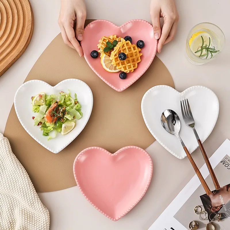 

Creative Heart-shaped Ceramic Plate Personalized Love Plate Creative Snack Dish Home Cake Fruit Heart Plate Kitchen Tableware