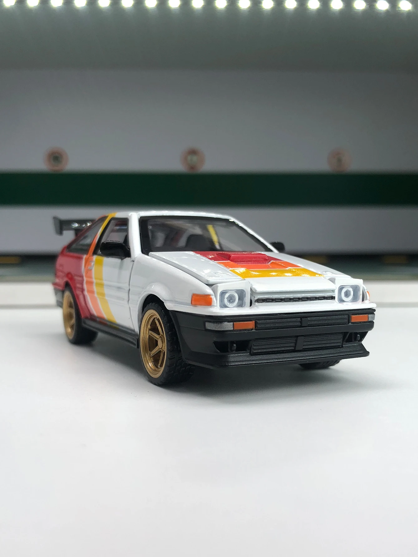 1: 37 simulation zinc alloy Toyota Sprinter Trueno AE86  kit modified car, static model, metal collectible gift car view 4