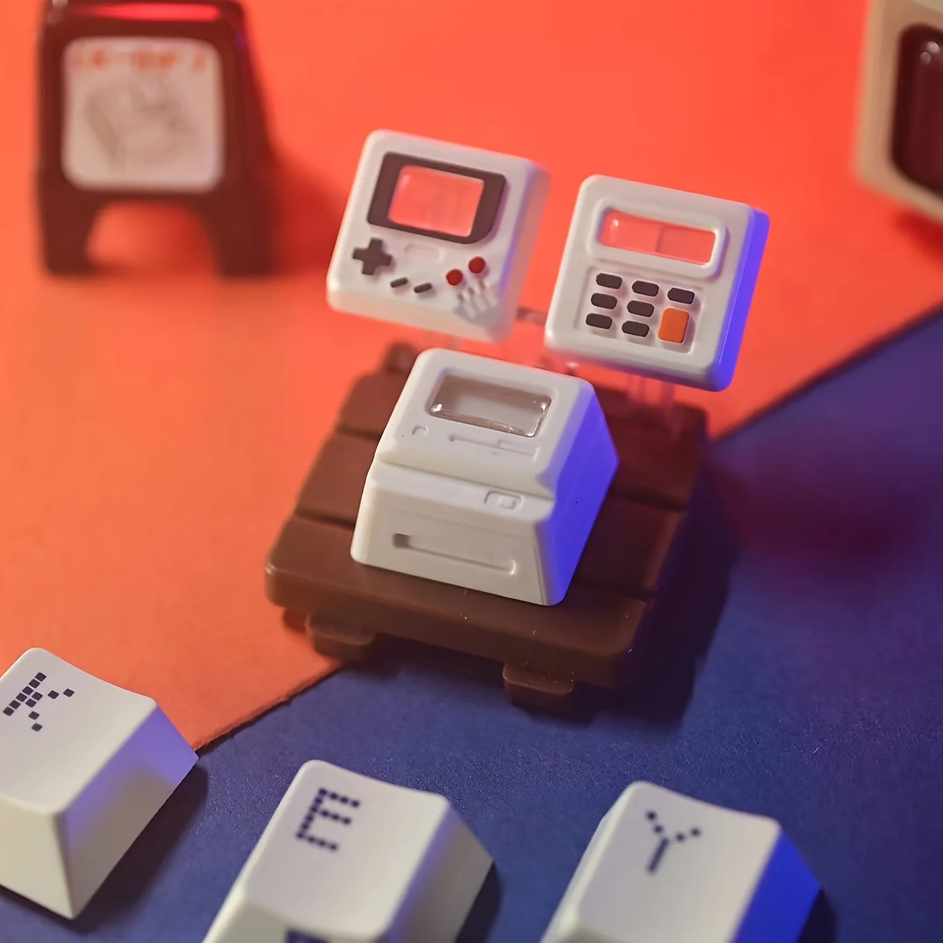 3-in-1 Retro K04 durchscheinende hintergrundbeleuchtete Tastenkappen, individuelles ESC DIY für mechanische Gaming-Tastatur, Geschenkset