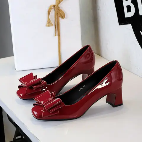 Chaussures simples en cuir verni pour femmes, avec nœud, talon moyen, bout carré, bouche peu profonde, talon épais, confortables et polyvalentes, Style français