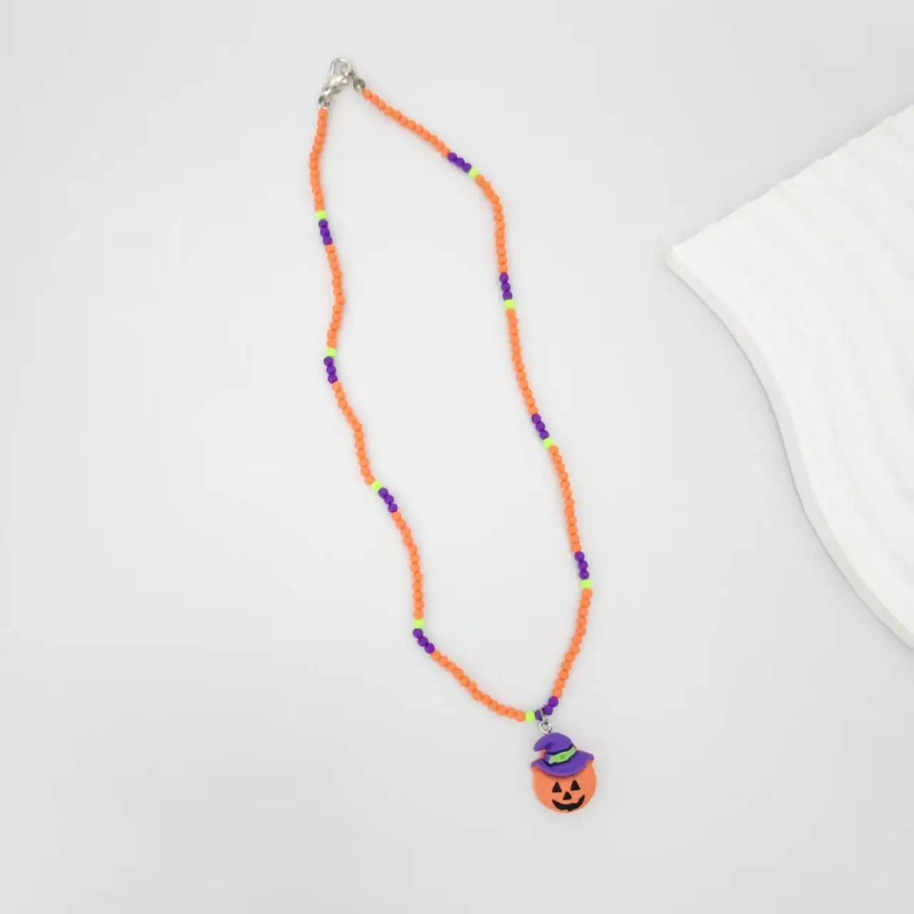 

New Orange Purple Rice Bead Chain With Pumpkin Pendant Choker Necklace for Women Girls Gifts Halloween
