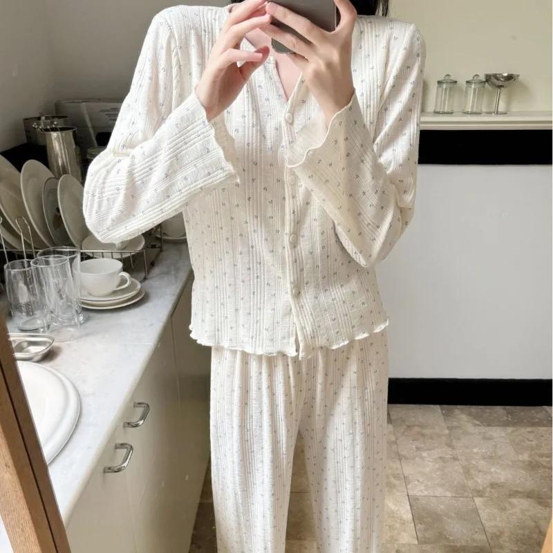 2025 nuevo estilo de las mujeres de otoño e invierno pantalones de manga larga con almohadillas para el pecho elástico dulce Floral suelto grueso conjunto de ropa de casa