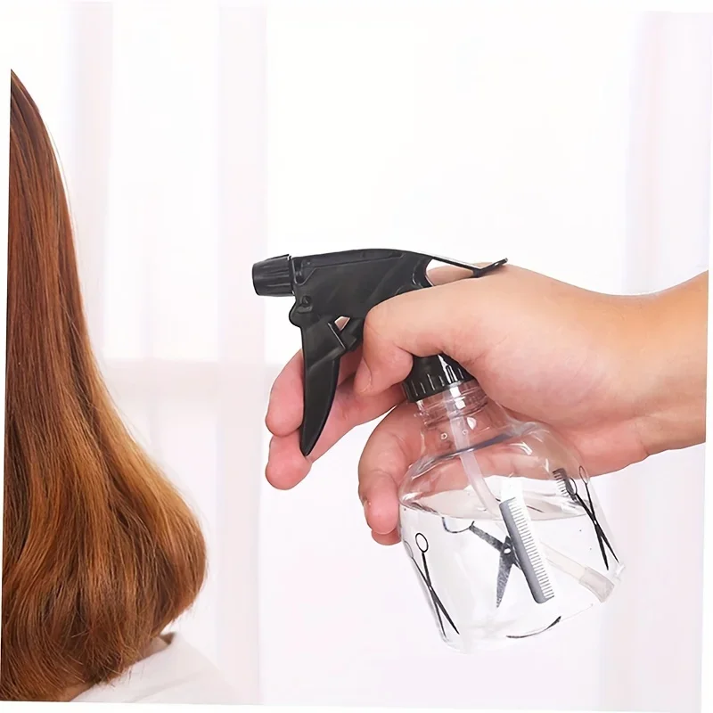 1pc Bouteille pulvérisateur en plastique transparent avec peigne et ciseaux, à pression, pour salon de coiffure, accessoires et outils de soin des cheveux