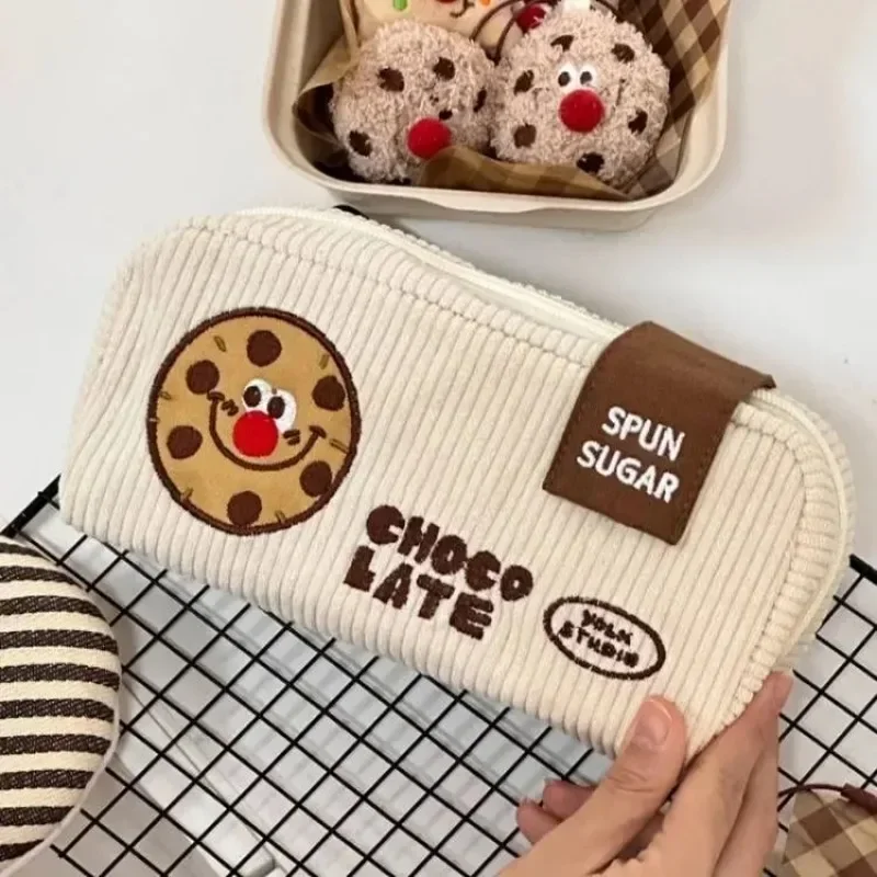Estuche de lápices de dibujos animados de Pu de felpa Retro, lindo estuche de galletas, papelería para estudiantes, suministros escolares, bolsa de lápices de alta capacidad, bolsa Kawaii