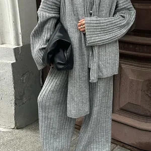 Minirock -Strickjacken definieren weibliche graue einzelne Brüste Langarm -Kehrmaschine hohe Taillenröcke 2024 Herbst -Frauen -Set mit zwei Teilen 12 Hauptverkäufe Rot -Set -Wicklung - №7