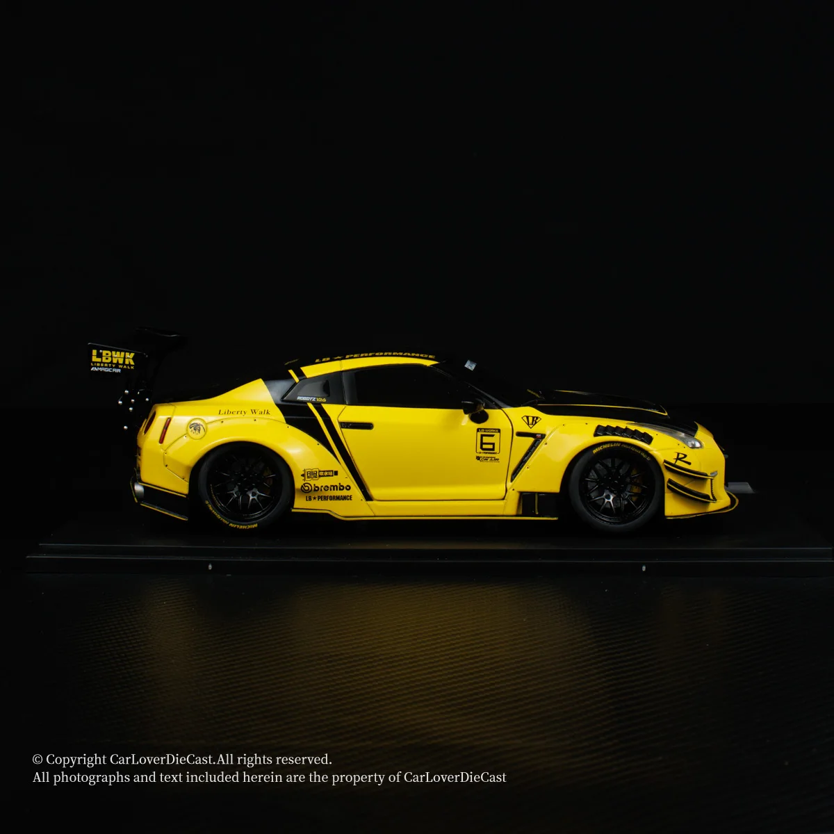 Solido 1:18 nissan GTR R35 YELLOW Collection die cast alloy car model decoration gift