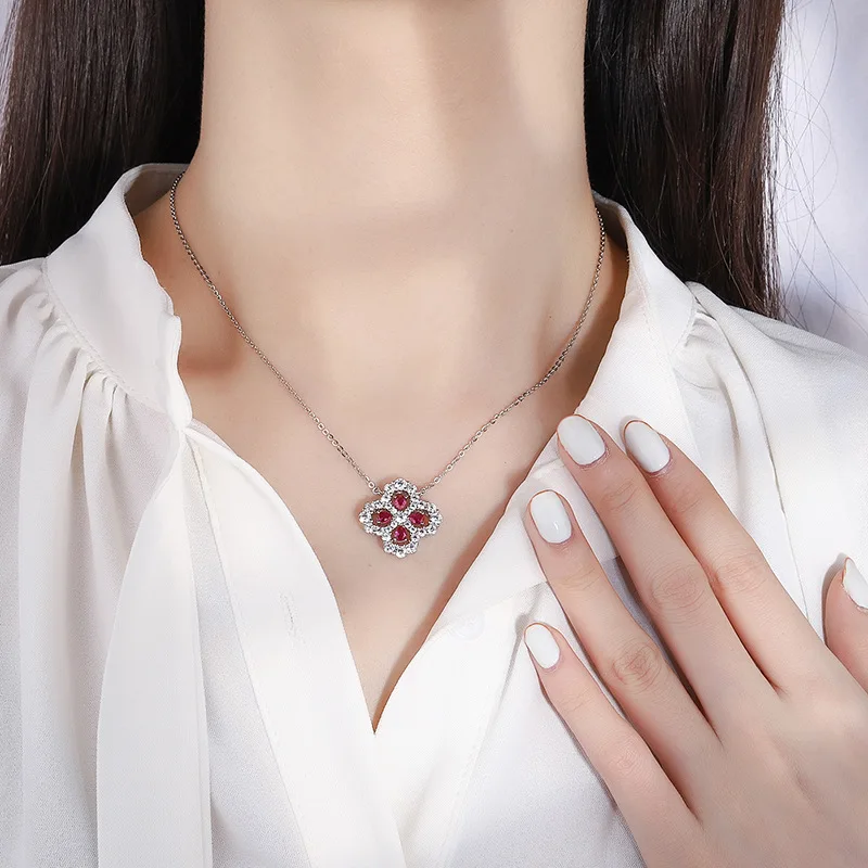 18K ゴールド セット PT950 プラチナ ピジョン ブラッド ルビー フル ダイヤモンド セット 四つ葉のクローバー ネックレス ペンダント