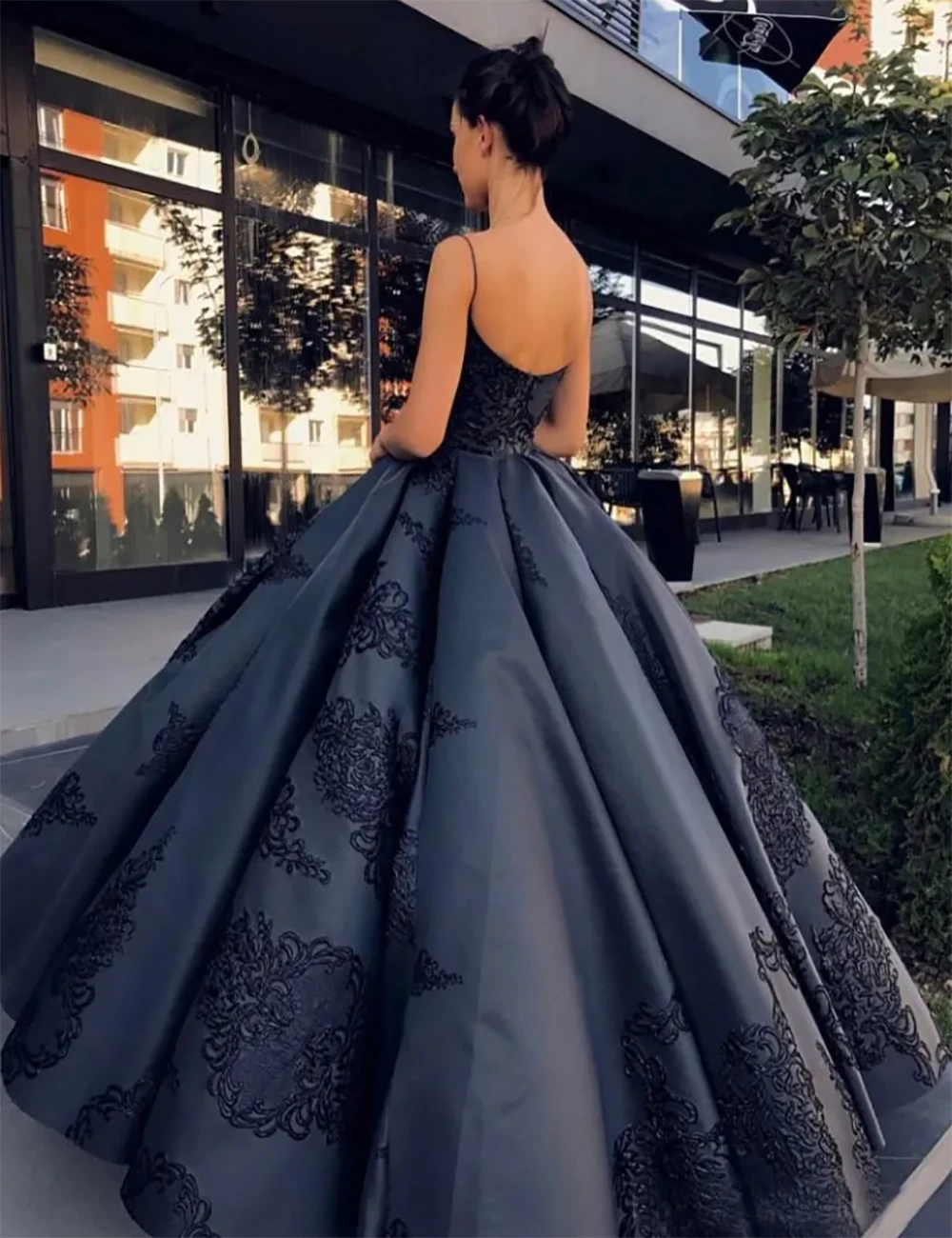 Black Spaghetti Straps Sleeveless Lace Appliques Backless Prom  Satin Ball Gown Evening Dresses Quinceanera Dresses Plus Size