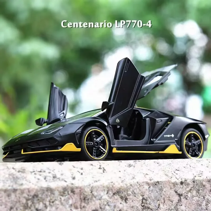 1:32 LP770-4 Diecast Alloy Car Model Toy For Boys Collection Level Spray Painting  Rebound Power Engine Sound With Lights