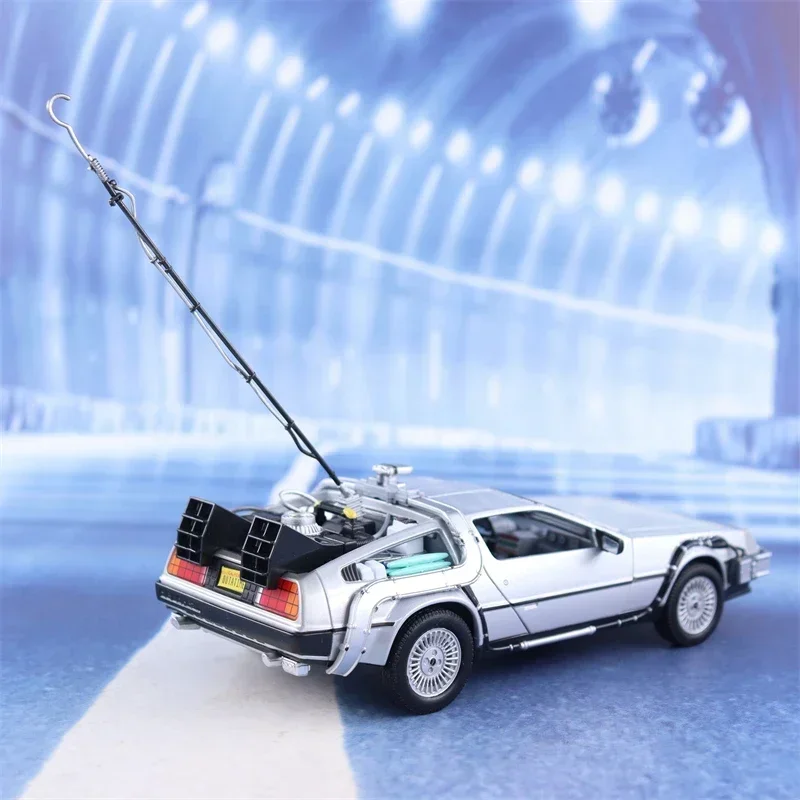 WELLY 1:24 Back to the future Time Machine DMC-12 delorean Metal Diecast Alloy Car model For Kid Toy Gift Collection