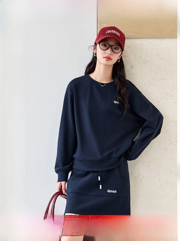 

Модный комплект из толстовки и юбки для женщин: топ с круглым вырезом и юбка, костюм из двух предметов, весна-осень, новый, повседневный, удобный.