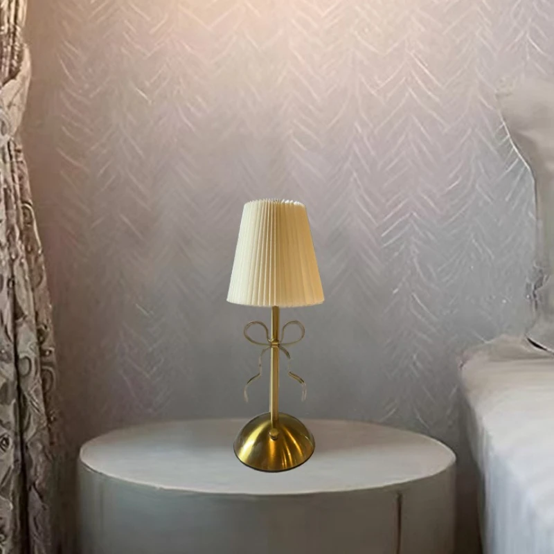 

Отель Проживание в семье Ресторан Атмосфера Свет Современный простой бар Клуб Украшение Настольная лампа Романтический подарок Спальня Светодиодные прикроватные светильники