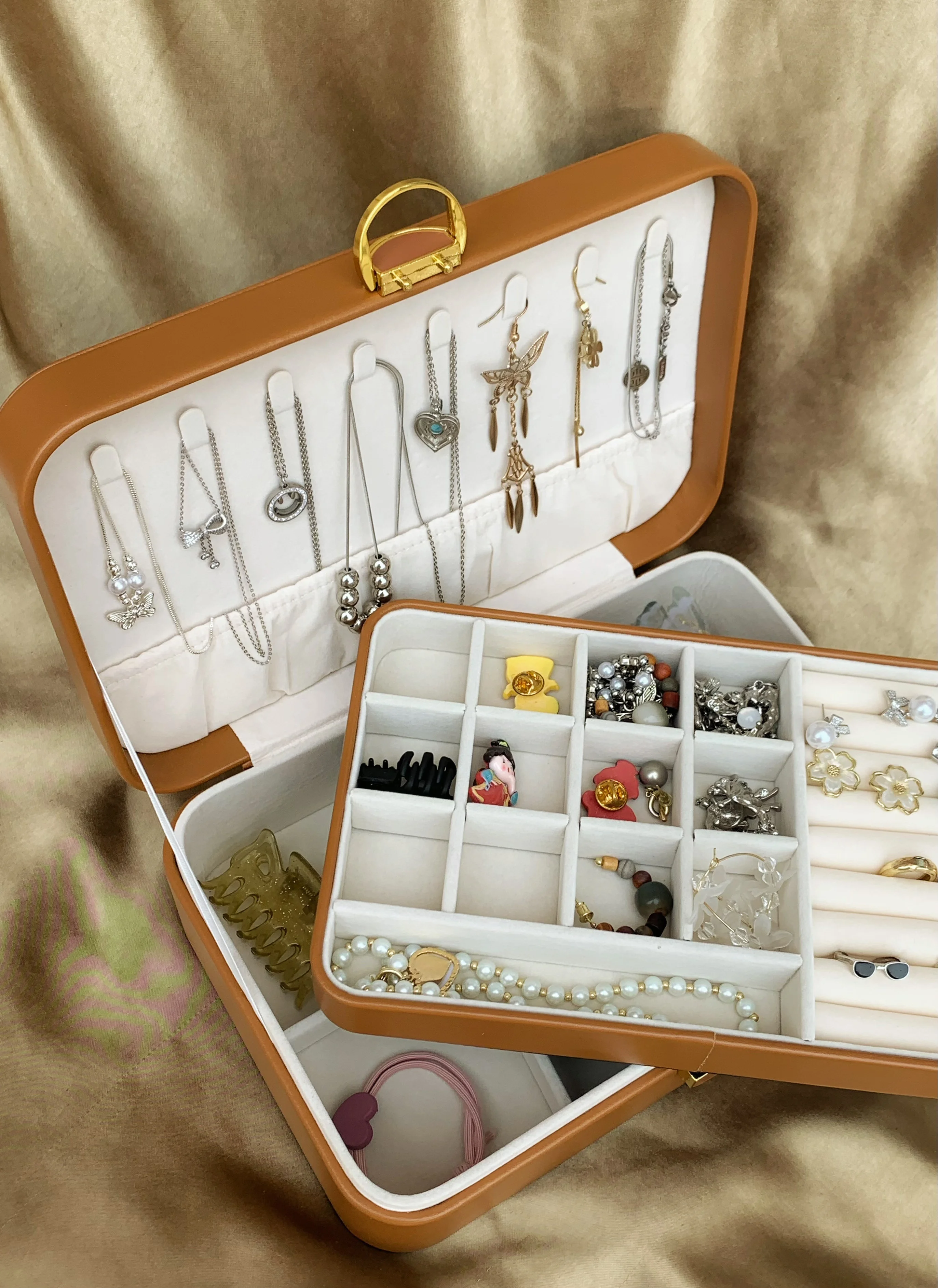 

Two-layer Jewelry Storage Box for High-end Exquisite Necklaces, Earrings,Gold Jewelry and Hand Accessories with Large Capacity