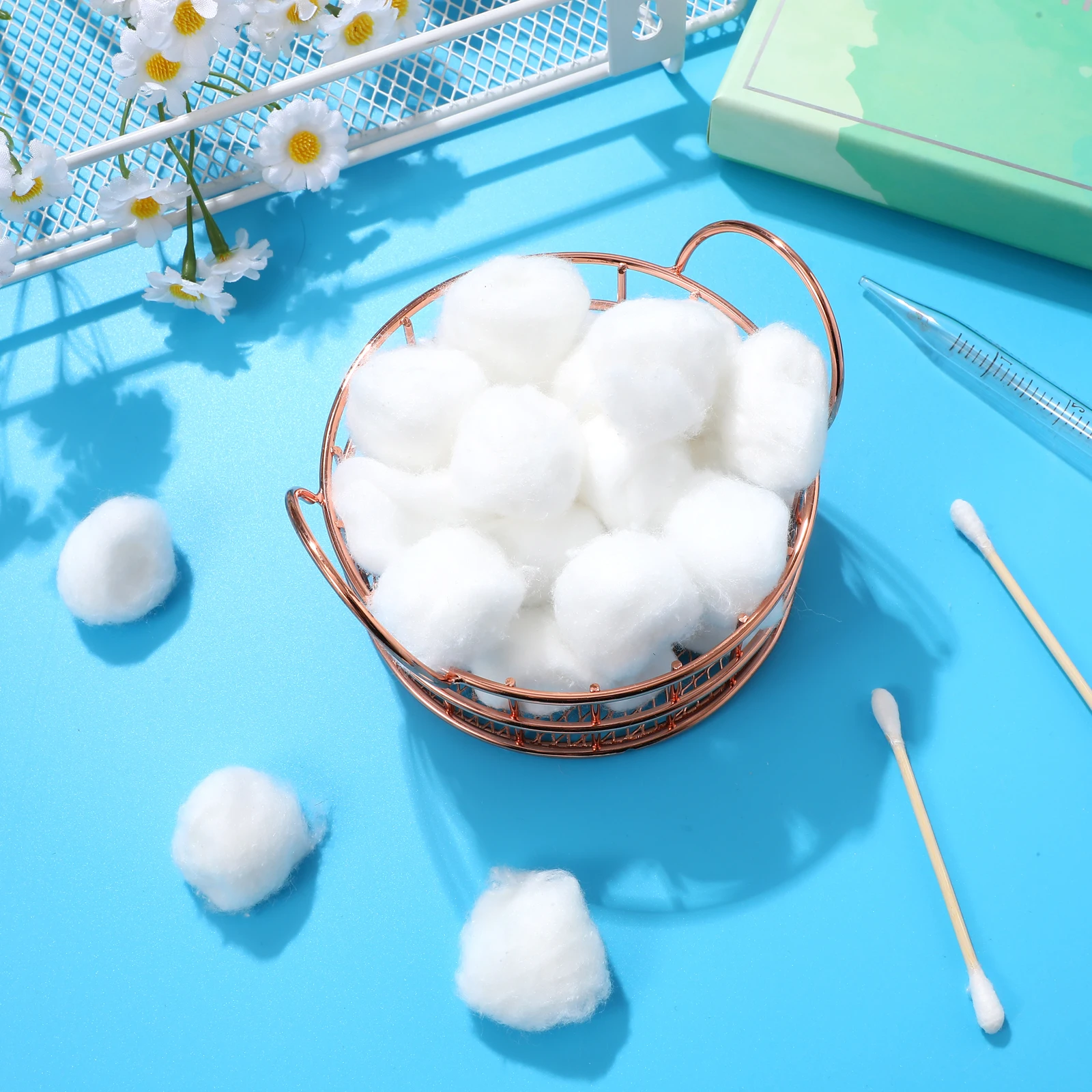 

400 Pcs Cotton Balls Soft Absorbent Disposable Salon Makeup Application Removal Skincare Cosmetics Tools