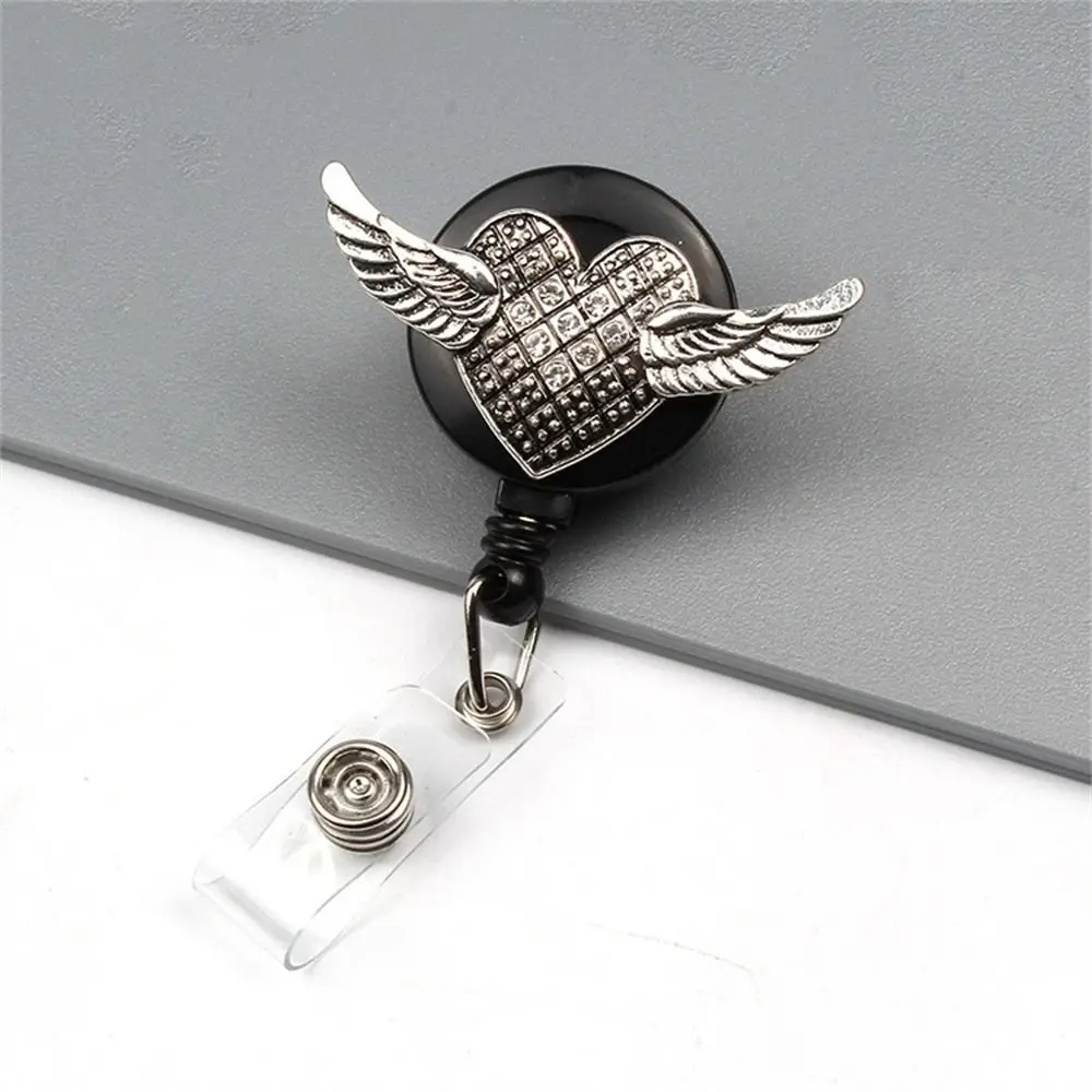 Держатель в виде крыльев сердца