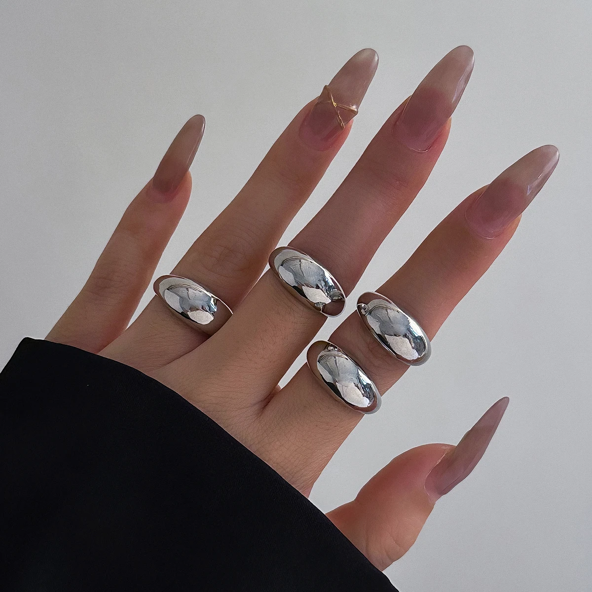 4 Pcs/Set Open Smooth Curved Surface Rings Set for Women Trendy Simple Finger Ring on Hand Accessories 2023 Fashion Jewelry Gift