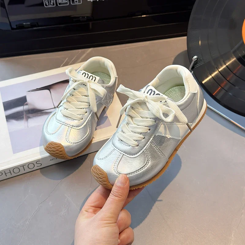 

Новинка 2026, детская удобная дышащая повседневная обувь на плоской подошве, винтажная обувь для девочек, легкая классическая модная спортивная обувь