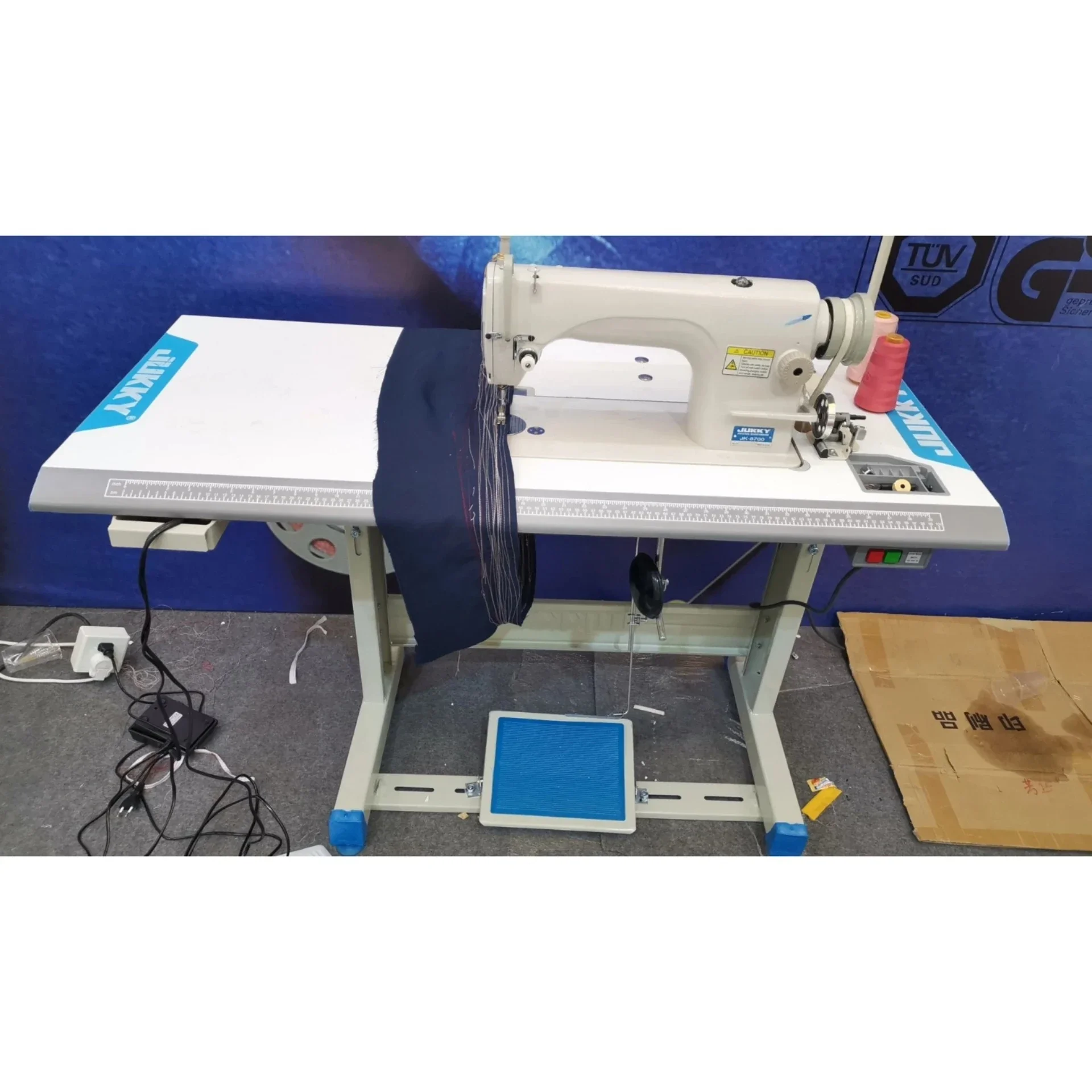 FH 8500 Automatic Thread Cutting Chain Stitch Industrial Sewing Machine for Apparel Machinery Label