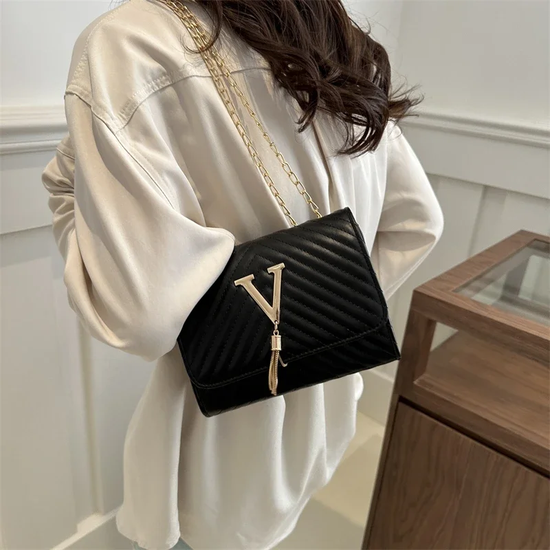 2024 New Fashion Women Crossbody Bag Thread Luxury Handbag Shoulder Bags Brand Sequined Tassel Clutch Small Bag And Purse Party