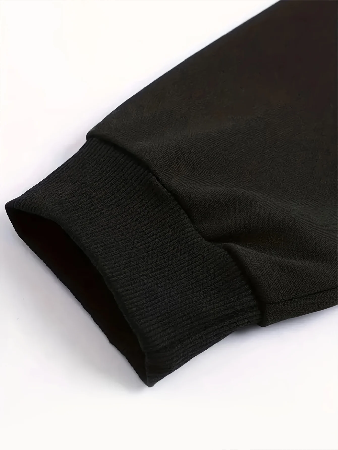 سويت شيرت بنمط البازلاء الحلوة للنساء - أكمام دائرية باللون الأسود مع تصميم زهرة وردية وجيب الكنغر مع قلنسوة للنساء #4