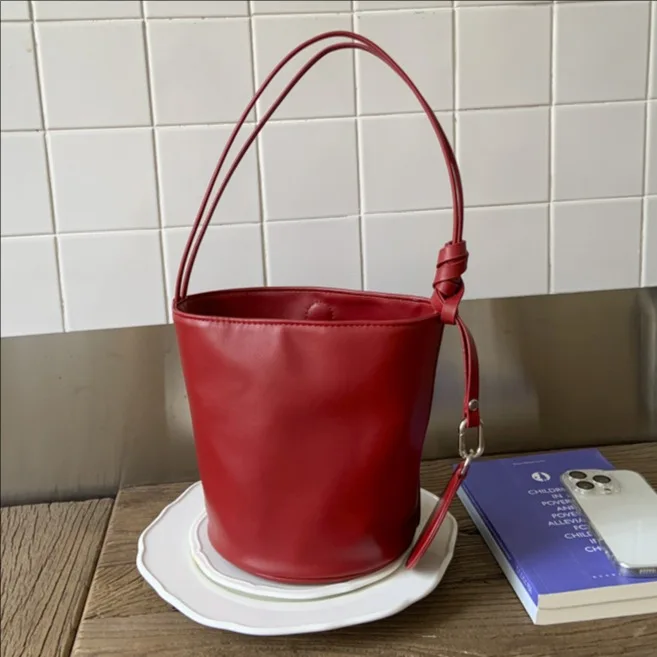 

2025 Новая простая большая сумка для женщин, большая вместительная сумка-мешок, повседневная сумка через плечо, дизайнерские роскошные сумки для женщин, мода