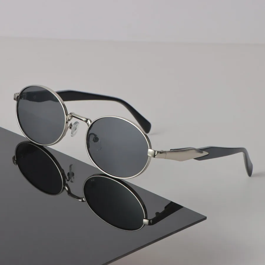 

Classic Fashion Glasses Women Menjingmian