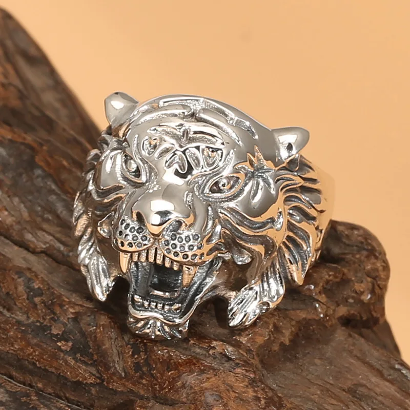 

S925 sterling silver ornament domineering men tiger ring Thai silver retro exaggerated faucet golden retriever puppy ring