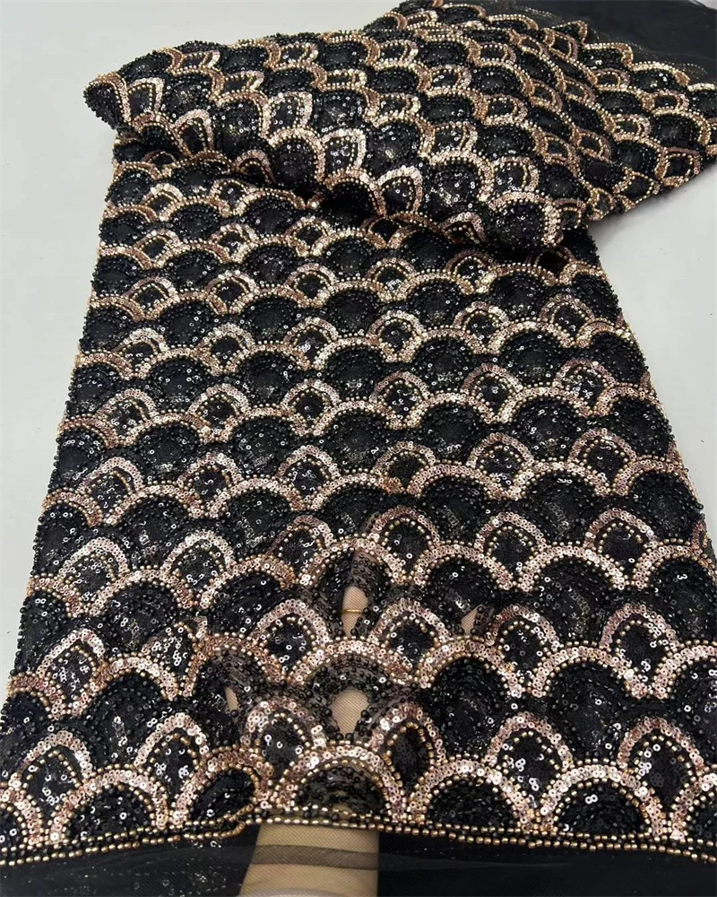 エレガントなフレンチメッシュレース生地ビーズ刺繍とスパンコール付きウェディングドレスアフリカナイジェリアビーズデザイン女性用