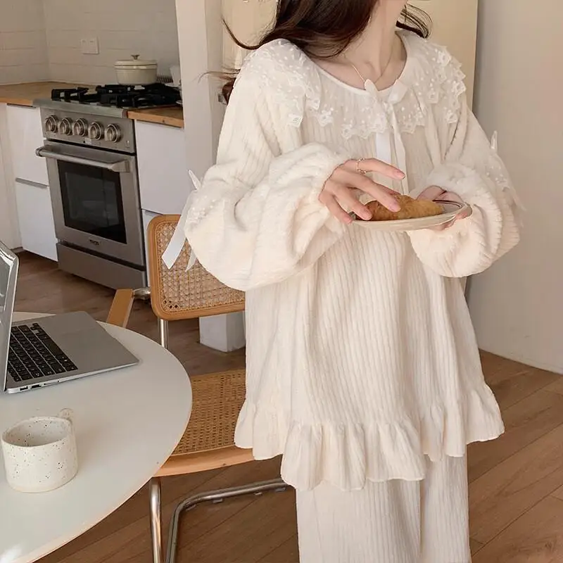 Zimowy Nowy Produkt Okrągły Dekolt Koronka Pluszowy Słodki i Uroczy Dziewczęcy Styl Leniwy Ciepły Strój Domowy Dwuczęściowy Zestaw dla Kobiet nowy styl