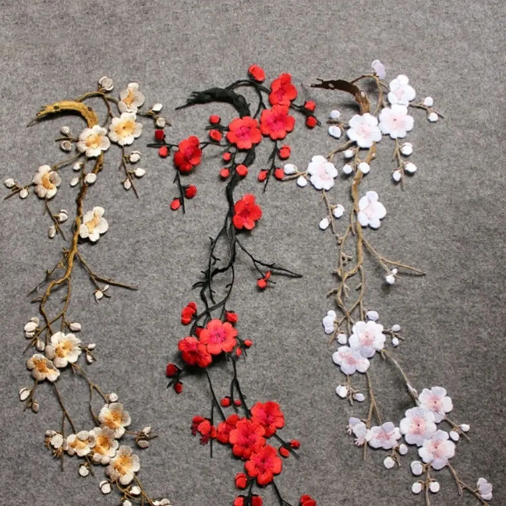 

Flower Shaped Plum Blossom Applique Embroideried Iron on Cloth Patches Self-adhesive Exquisite Clothes Sticker Sewing