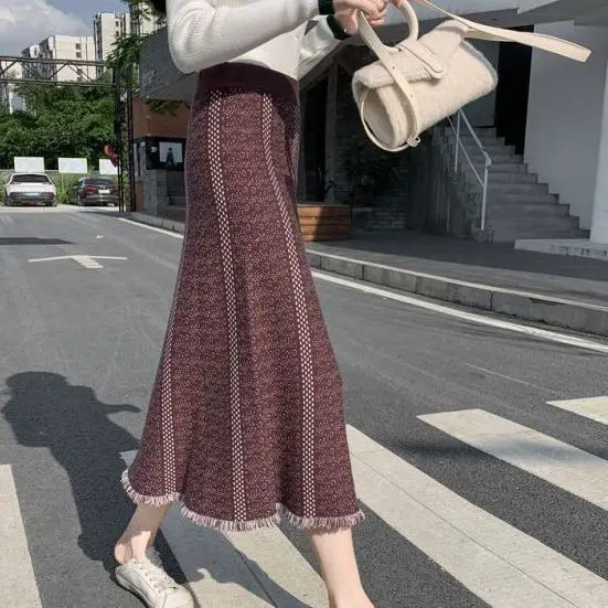 Knitted Woolen Skirt for Women Retro Mid-length High-waisted Slimming Belly-covering High-end Temperament A-line Skirt